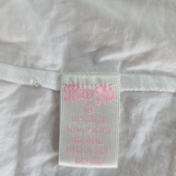 White summer blouse with pretty embroidery. - Picture 3 of 4